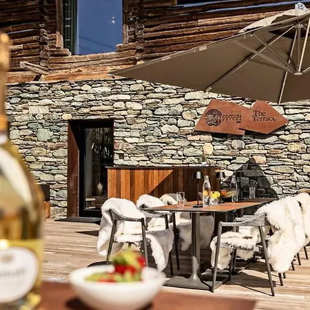 Deluxe Chalet With 3 Bedrooms- If You Want To Book, Please Contact On Wh-ats-app - 0034-635-518-216 !!!! Villa *